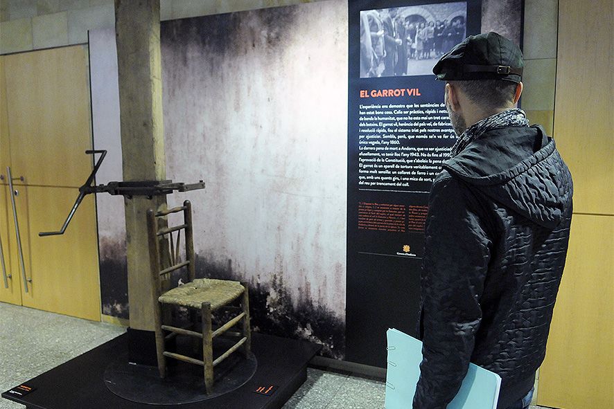 Crítiques i malestar per l\'exposició del garrot vil sense que es condemni amb fermesa la pena de mort