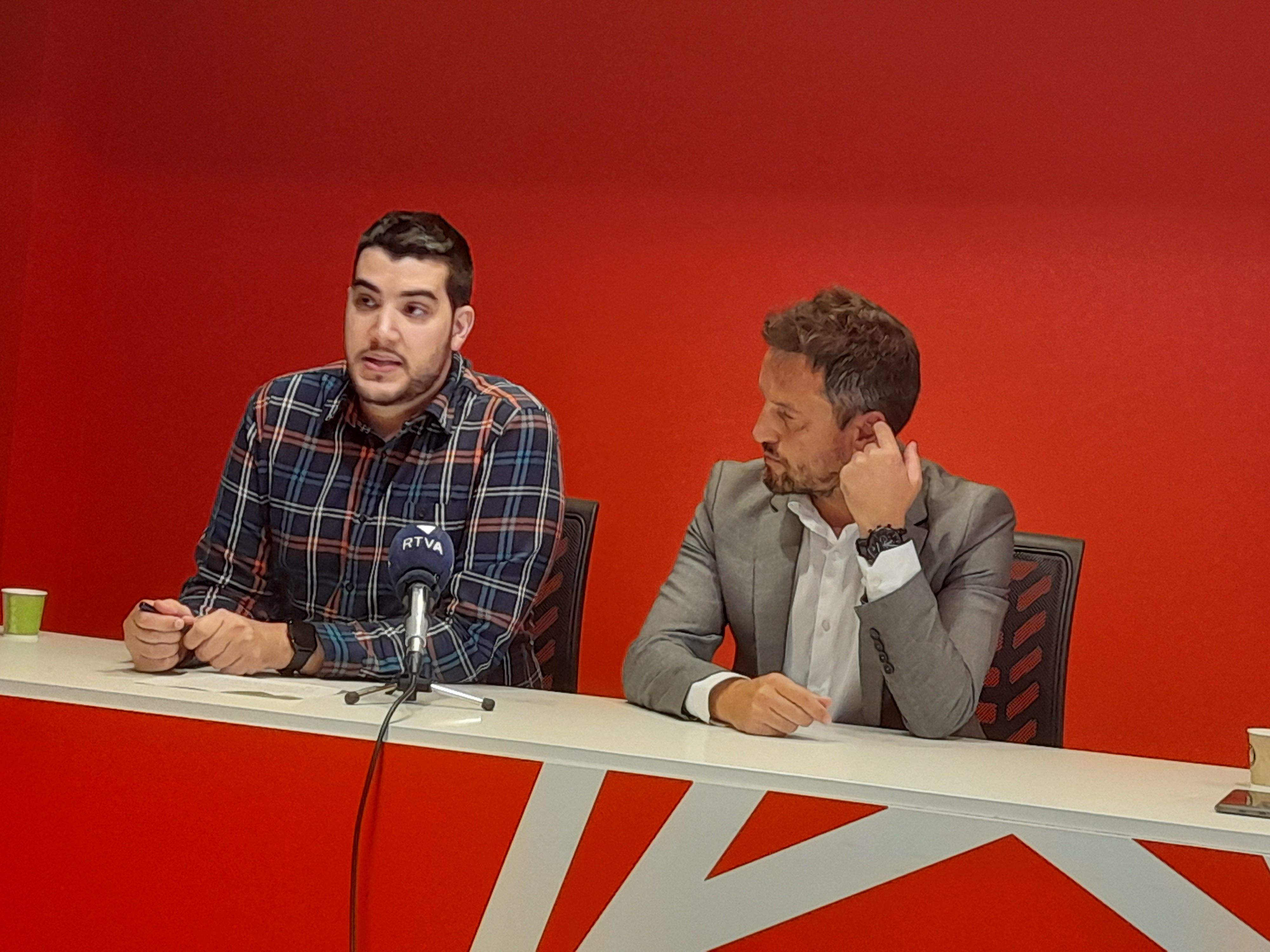 Pere Baró i Pere López en la compareixença per oficialitzar el nom de la persona que optarà a ser cap de Govern.