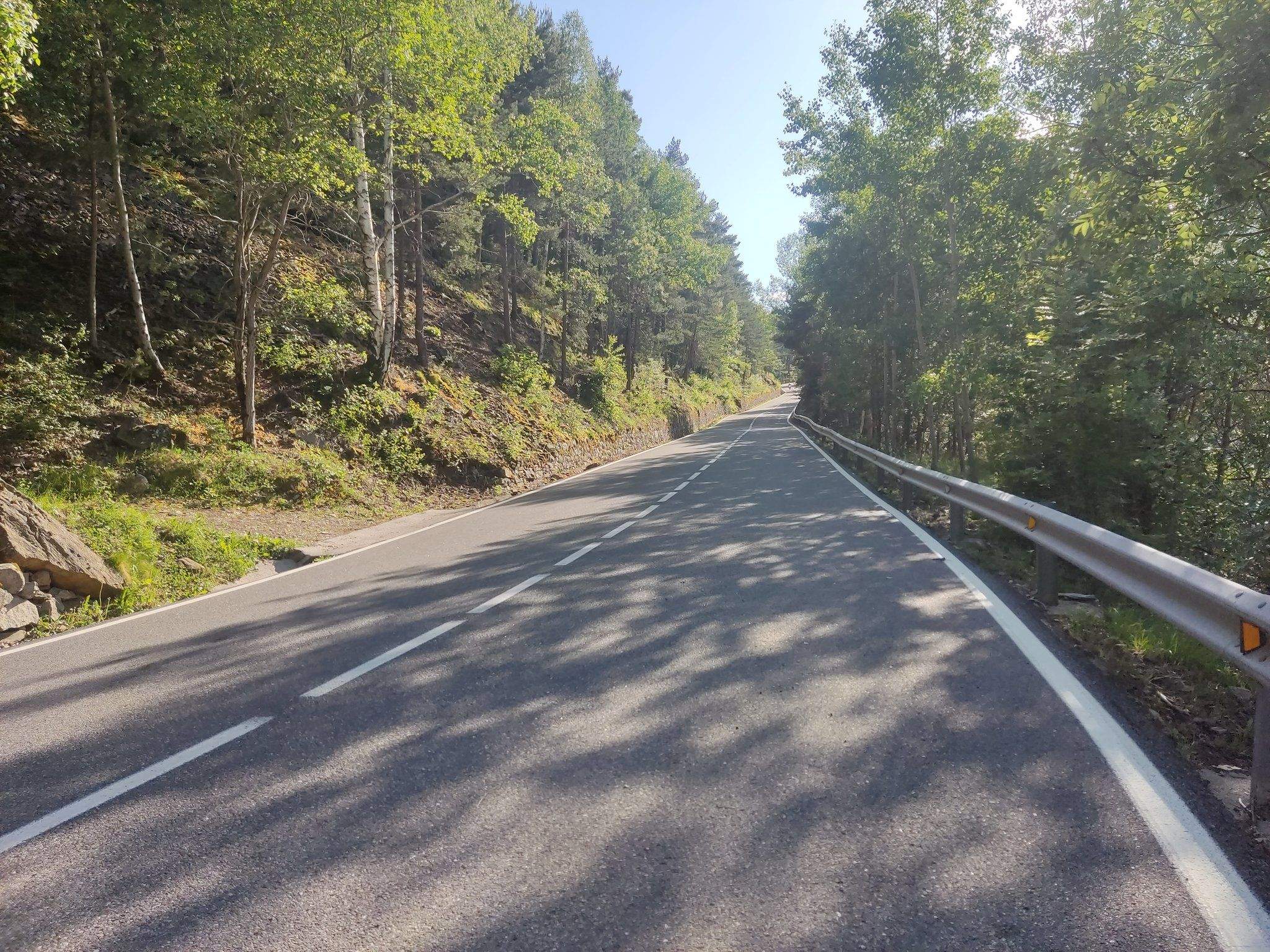 Una imatge de la recta propera a la urbanització de la Plana on molts vehicles s'accedeixen.