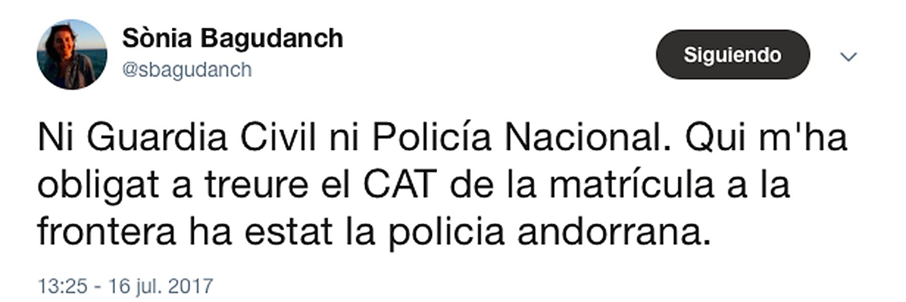 La decisió de la policia andorrana de fer retirar un adhesiu CAT que tapava la E d\'un vehicle encén les xarxes