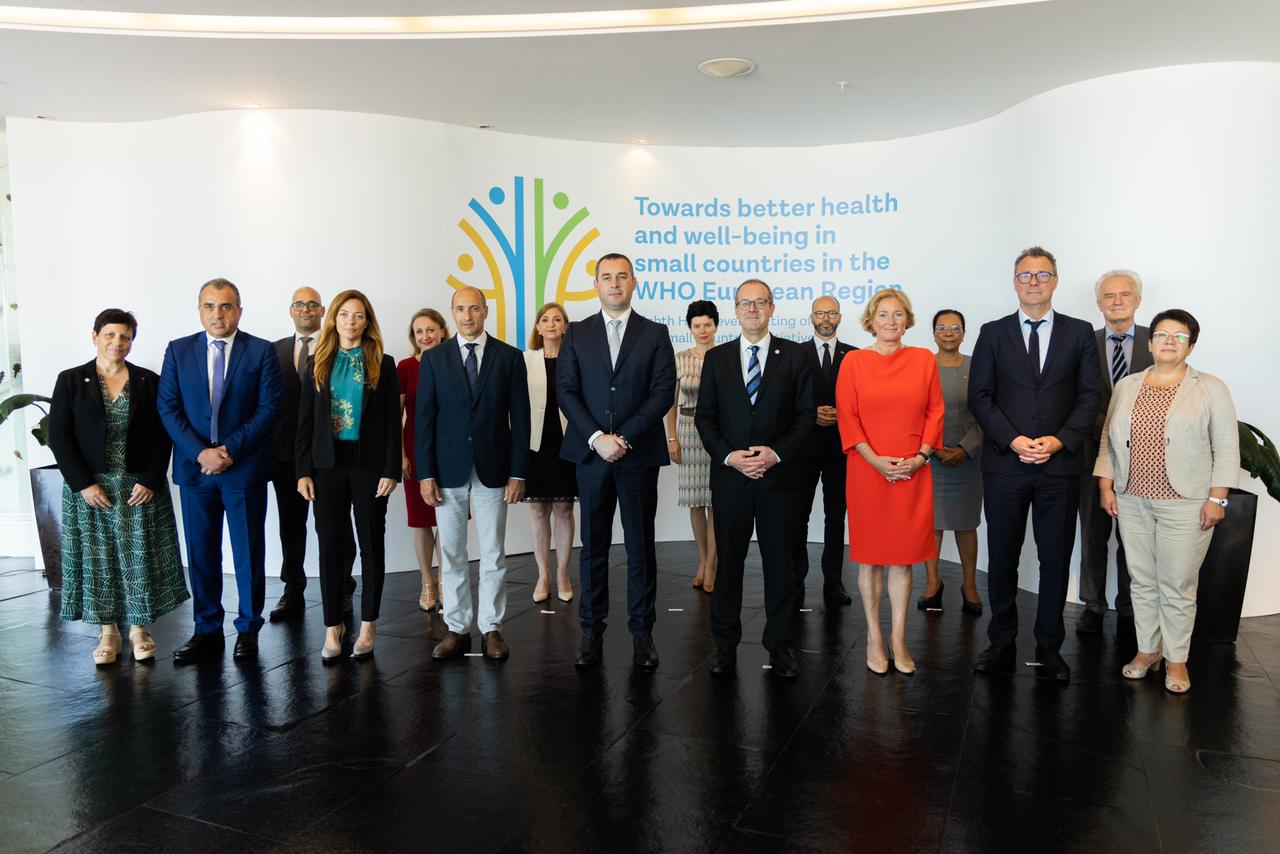 Representants presents a la trobada de Montenegro.