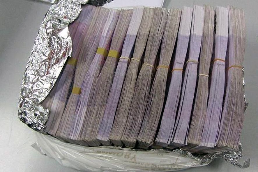 Mig milió de multa a una parella d\'ancians que el 2013 van retirar 738.200 euros d\'Andorra