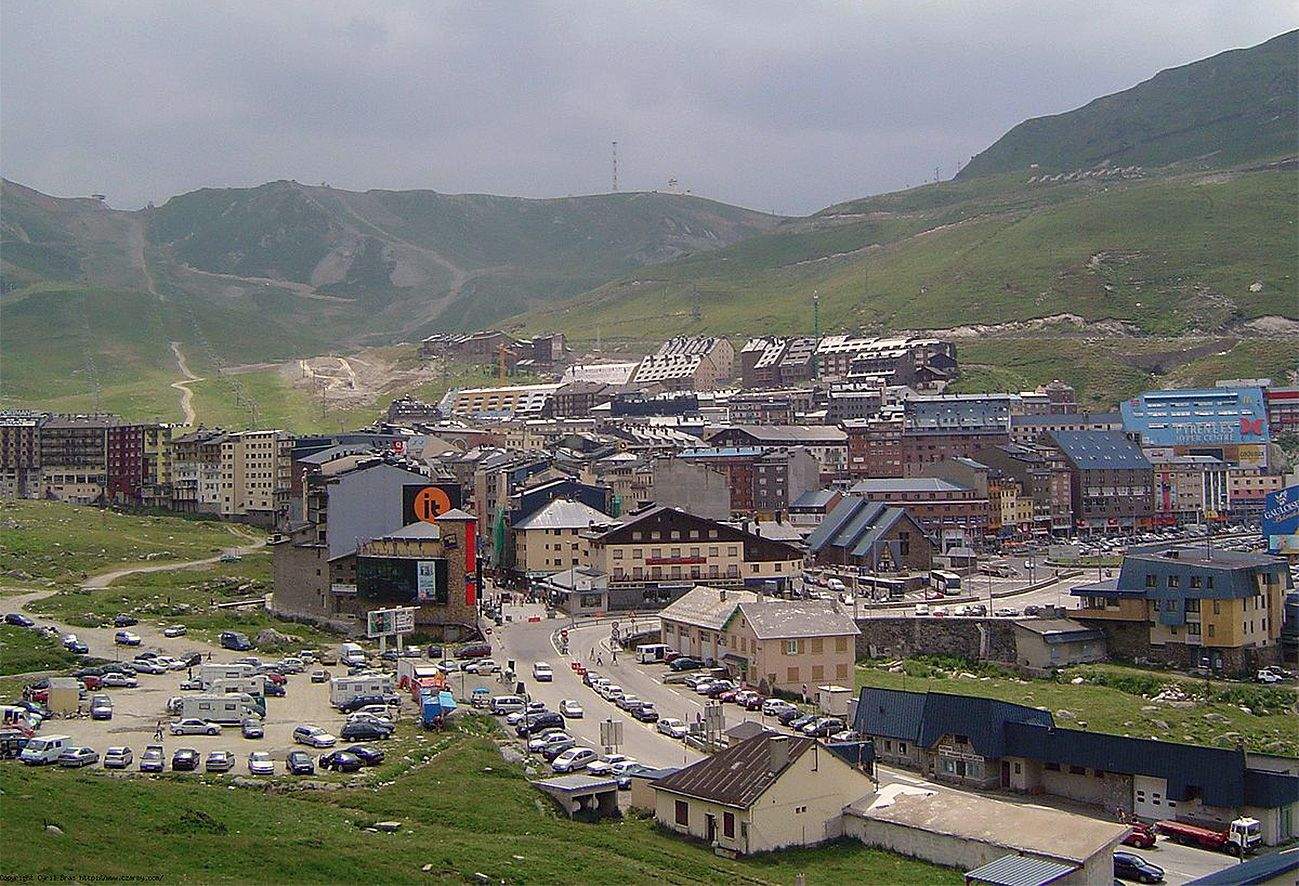 Els politraumatismes soferts durant la caiguda, causa de la mort del motorista resident al Pas