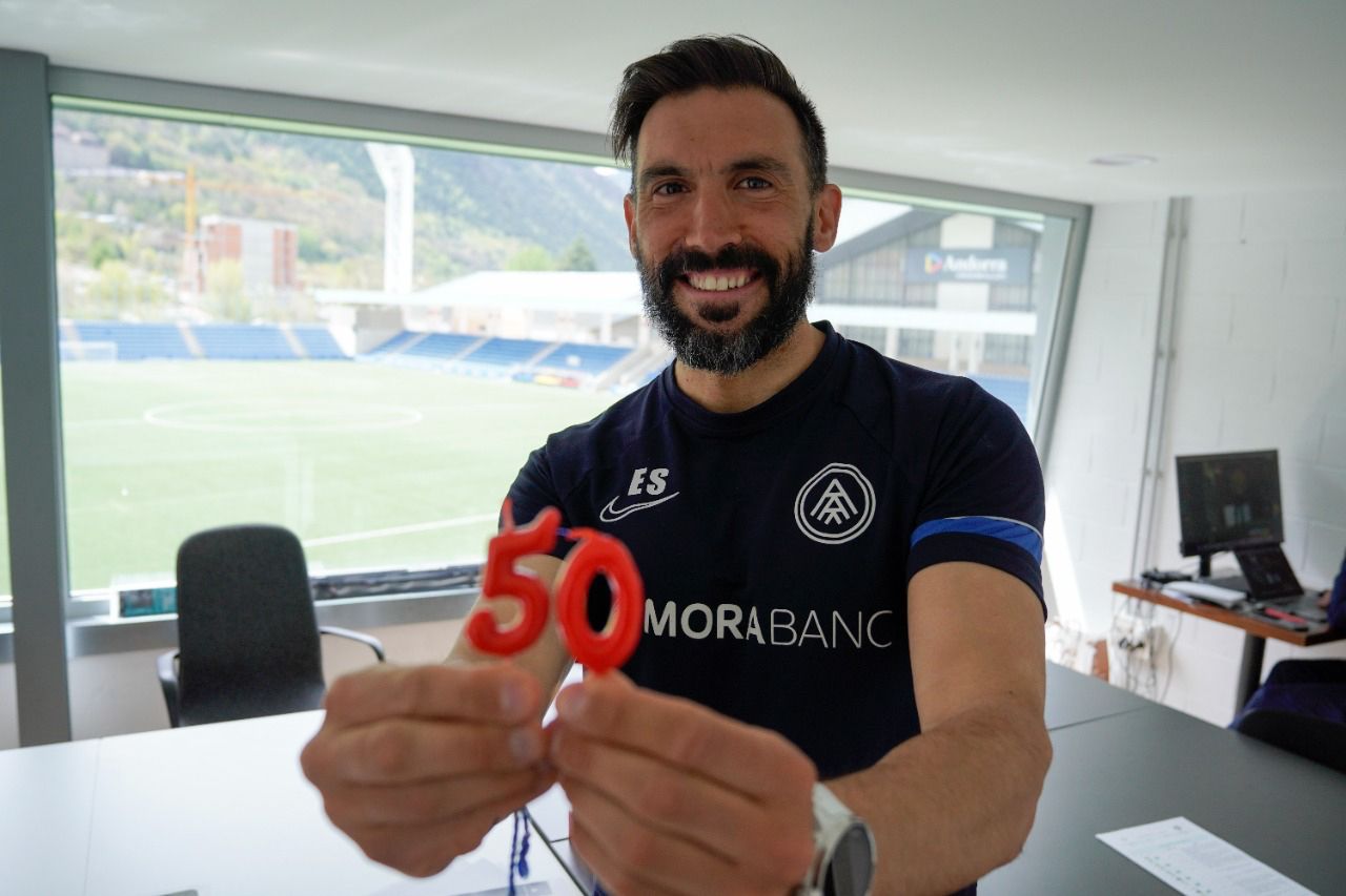 Eder Sarabia quan va complir 50 partits al capdavant de l'equip, fa unes setmanes.