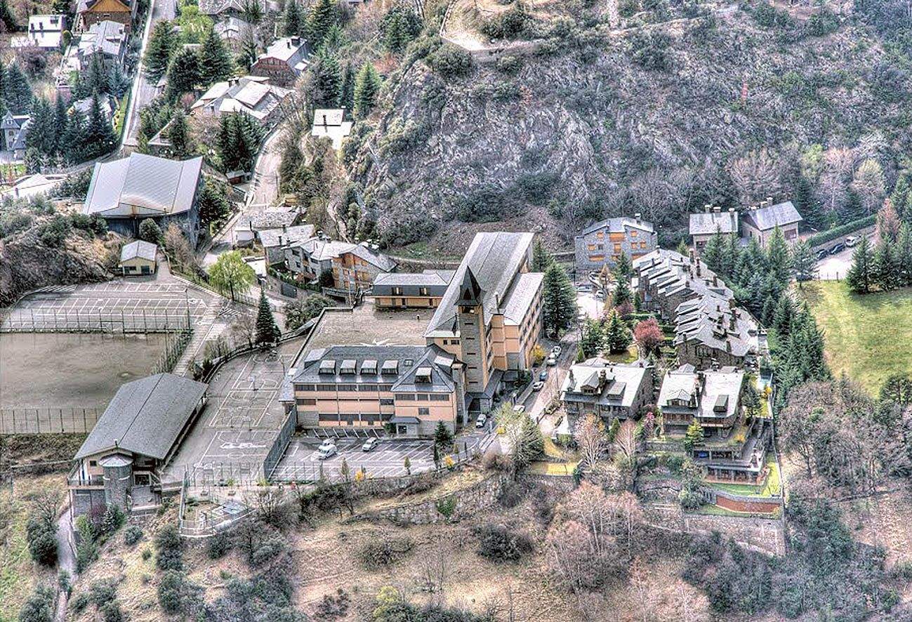 La policia investiga un \'misteriós\' robatori en un habitatge d\'alt nivell a la zona del Sant Ermengol