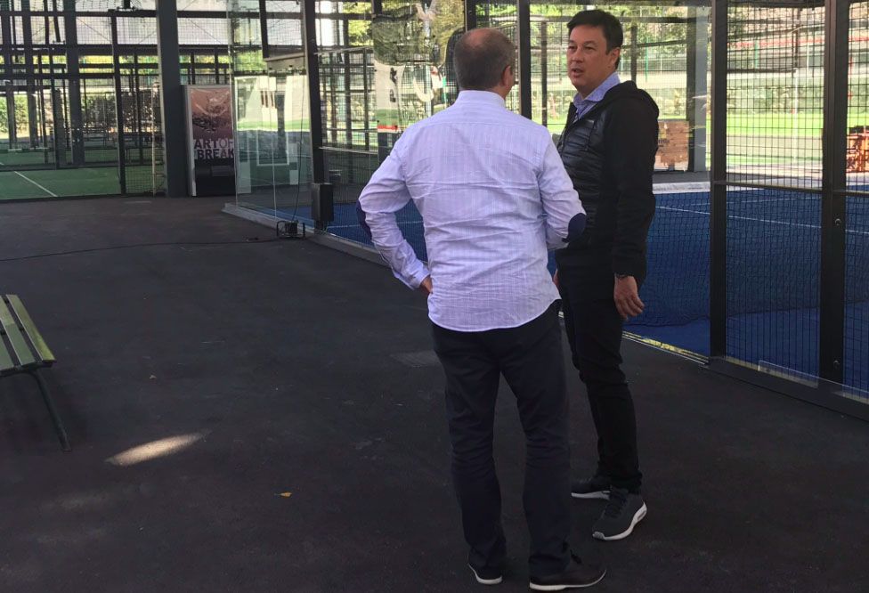 Principadel negocia per mirar de resoldre la pugna legal amb els titulars d’un dels terrenys on s’alça el complex de pàdel Principadel negocia per mirar de resoldre la pugna legal amb els titulars d’un dels terrenys on s’alça el complex de pàdel