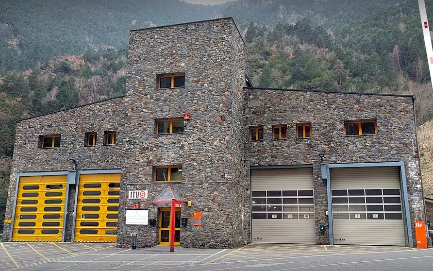 Desbandada de personal a la ITV pel mal clima laboral i l’enfrontament amb la direcció