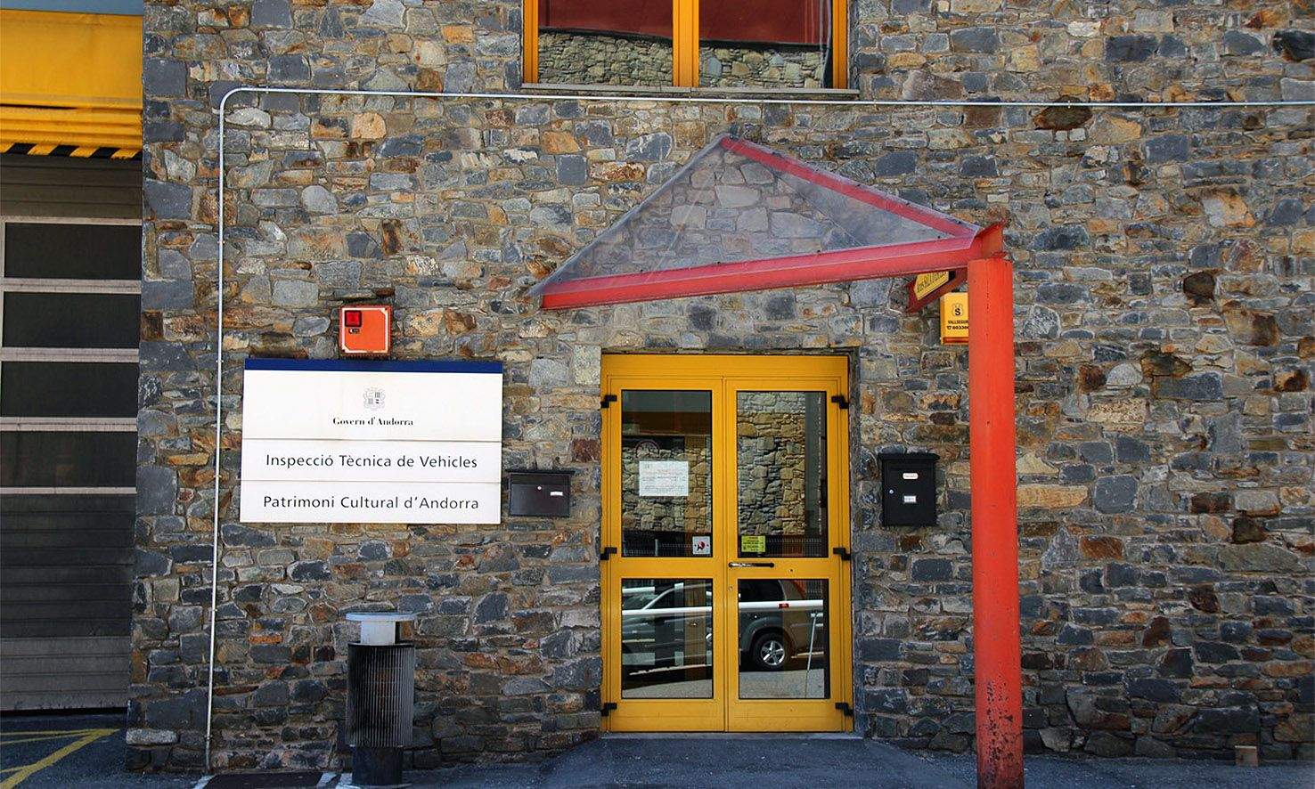 Instal·lacions de la ITV a Aixirivall.