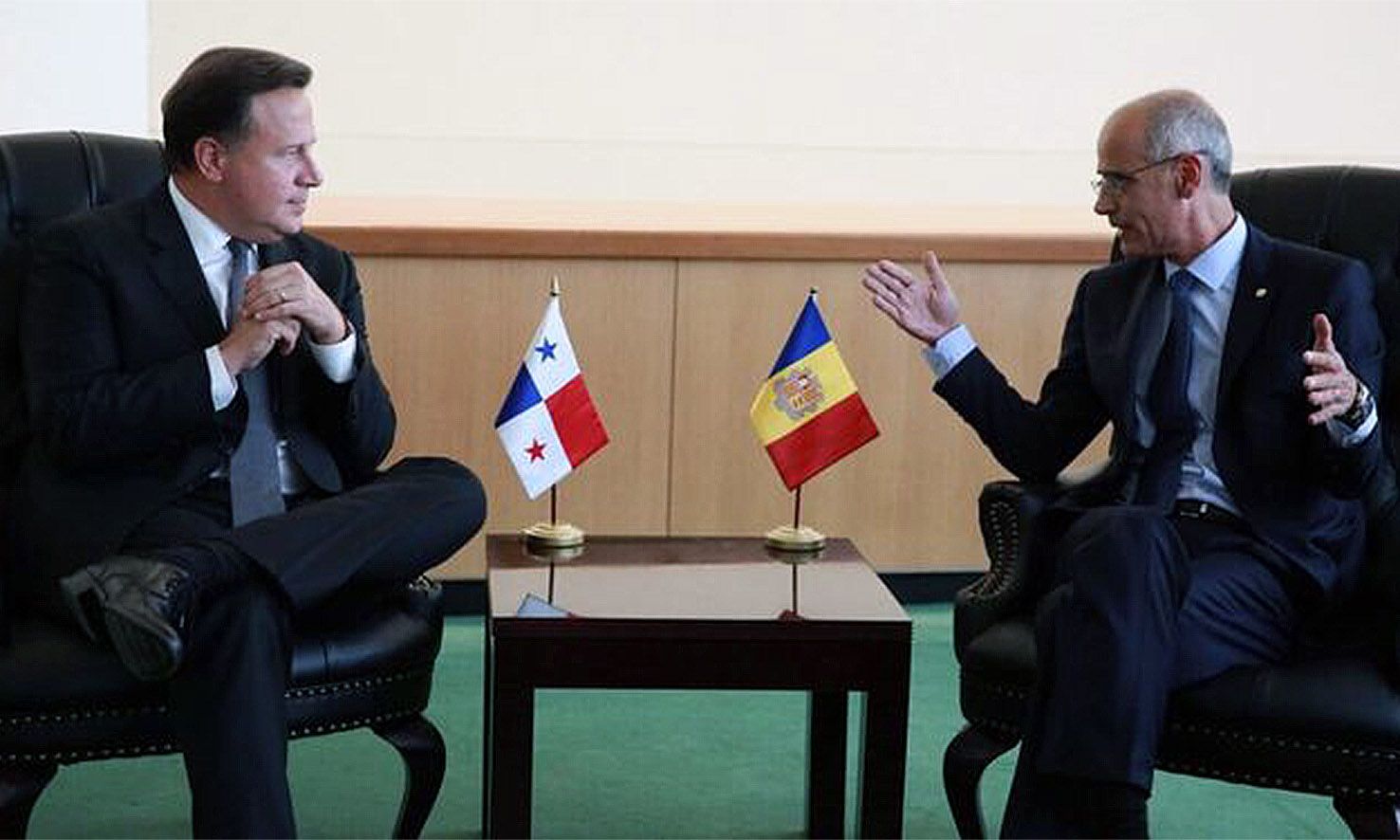 Martí es presta a una escenificació del govern panameny de ‘recuperació patrimonial’