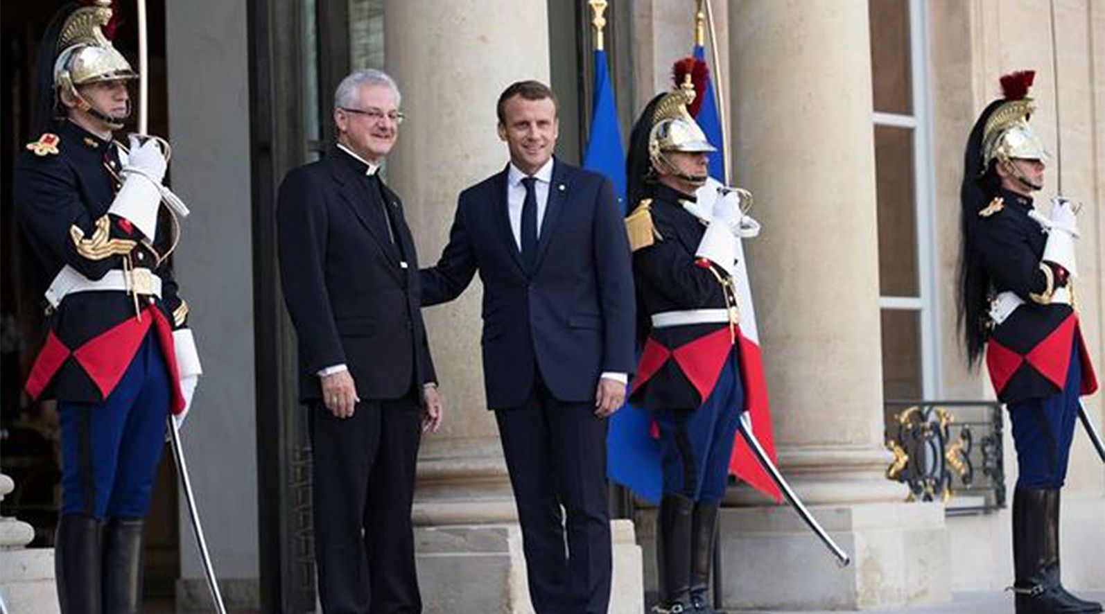 Trobada institucional històrica a l’Elisi entre Macron i Vives