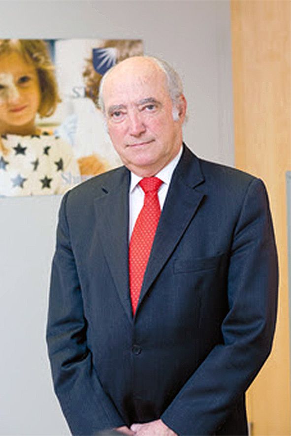 Els nous rectors del Col·legi del Pirineu el volen convertir “en una veritable escola internacional” Els nous rectors del Col·legi del Pirineu el volen convertir “en una veritable escola internacional”