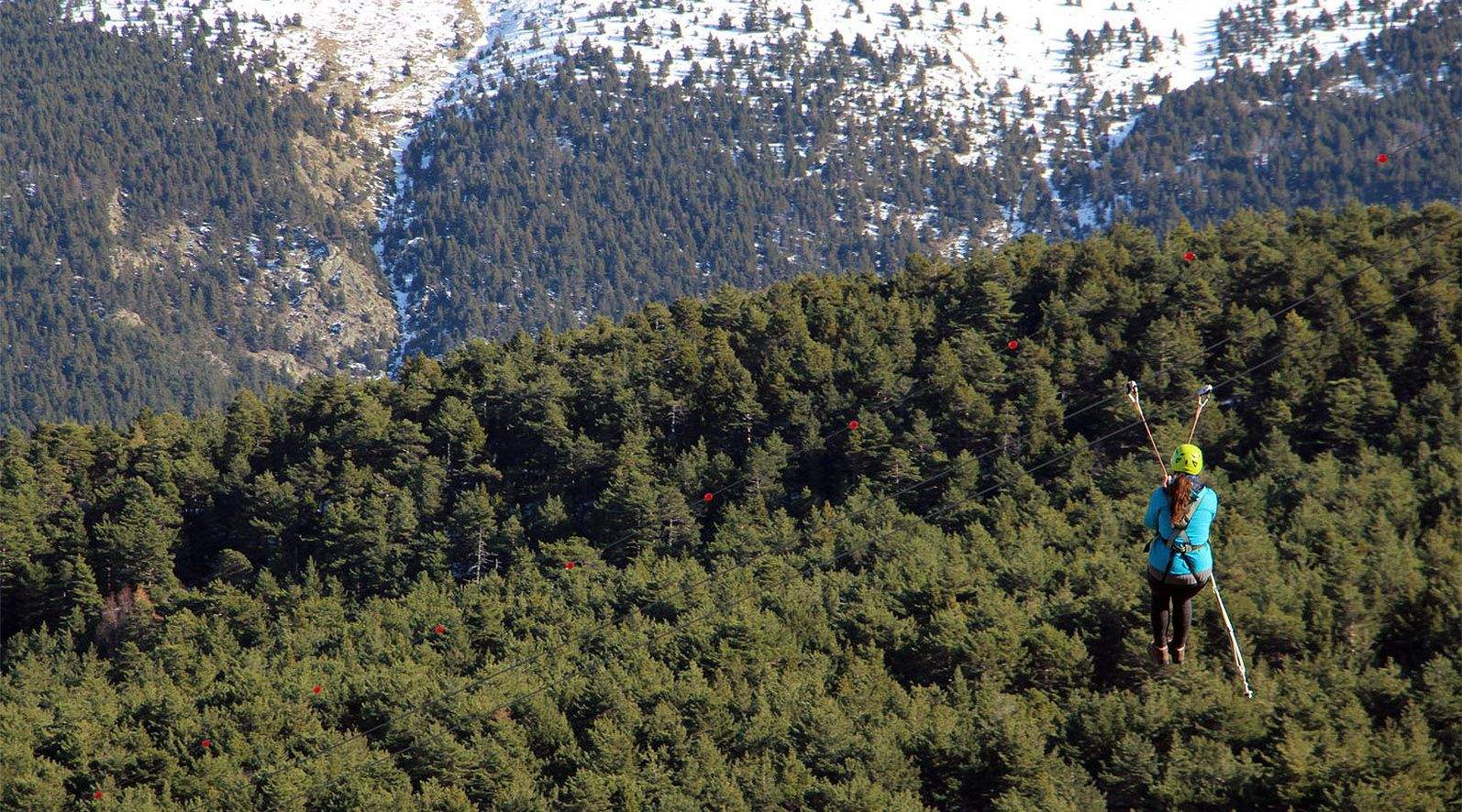 Cop de fre a la construcció de la tirolina que havia de rellançar Naturlandia