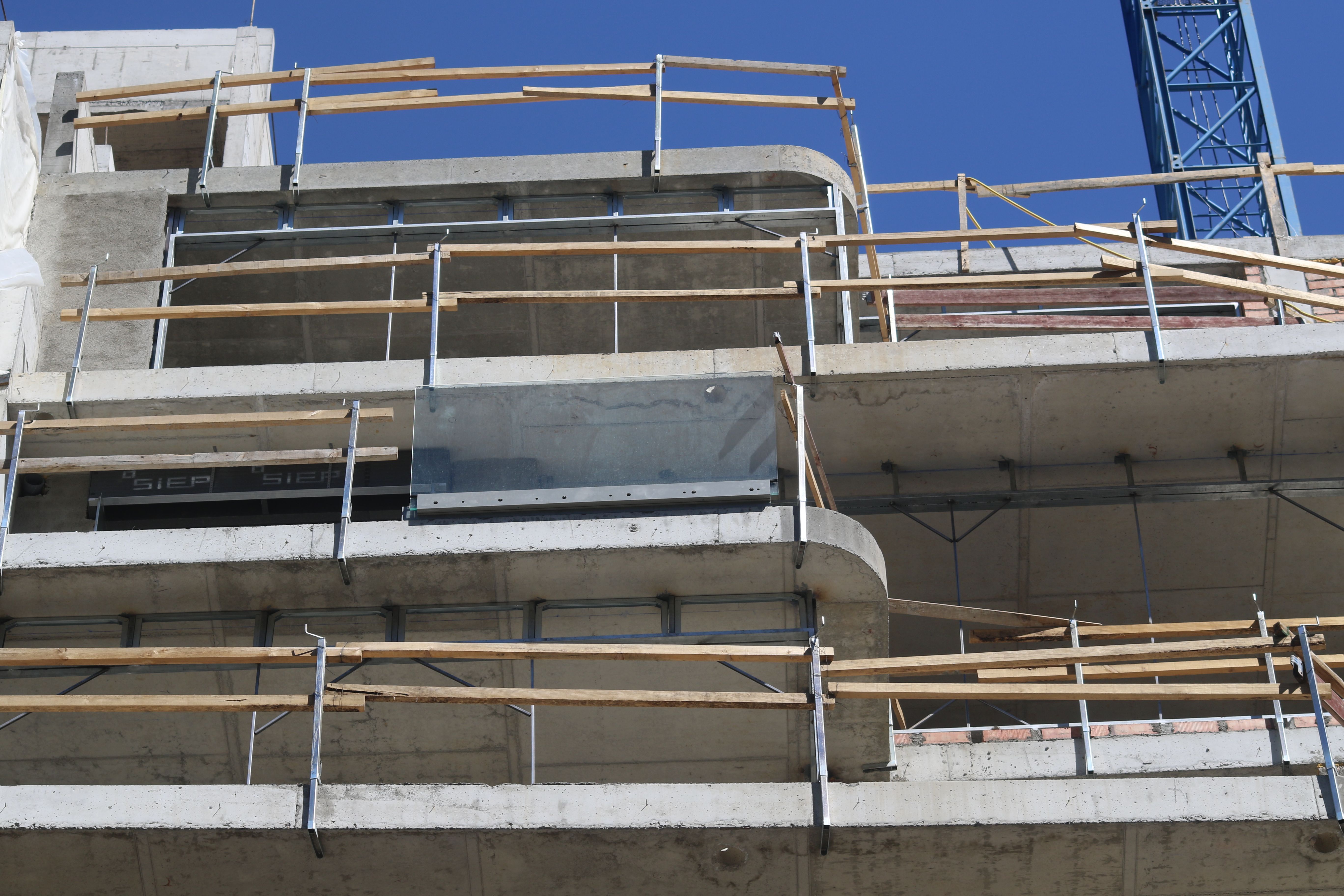 La construcció nota especialment l'encariment de certs productes.