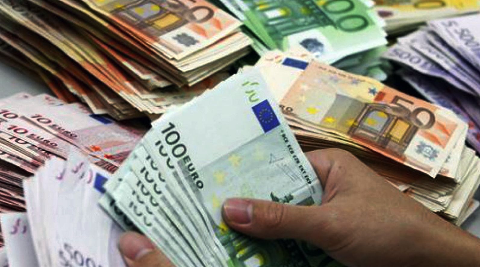 L’‘escàndol’ de les donacions a organitzacions benèfiques per evitar l’intercanvi automàtic de dades fiscals