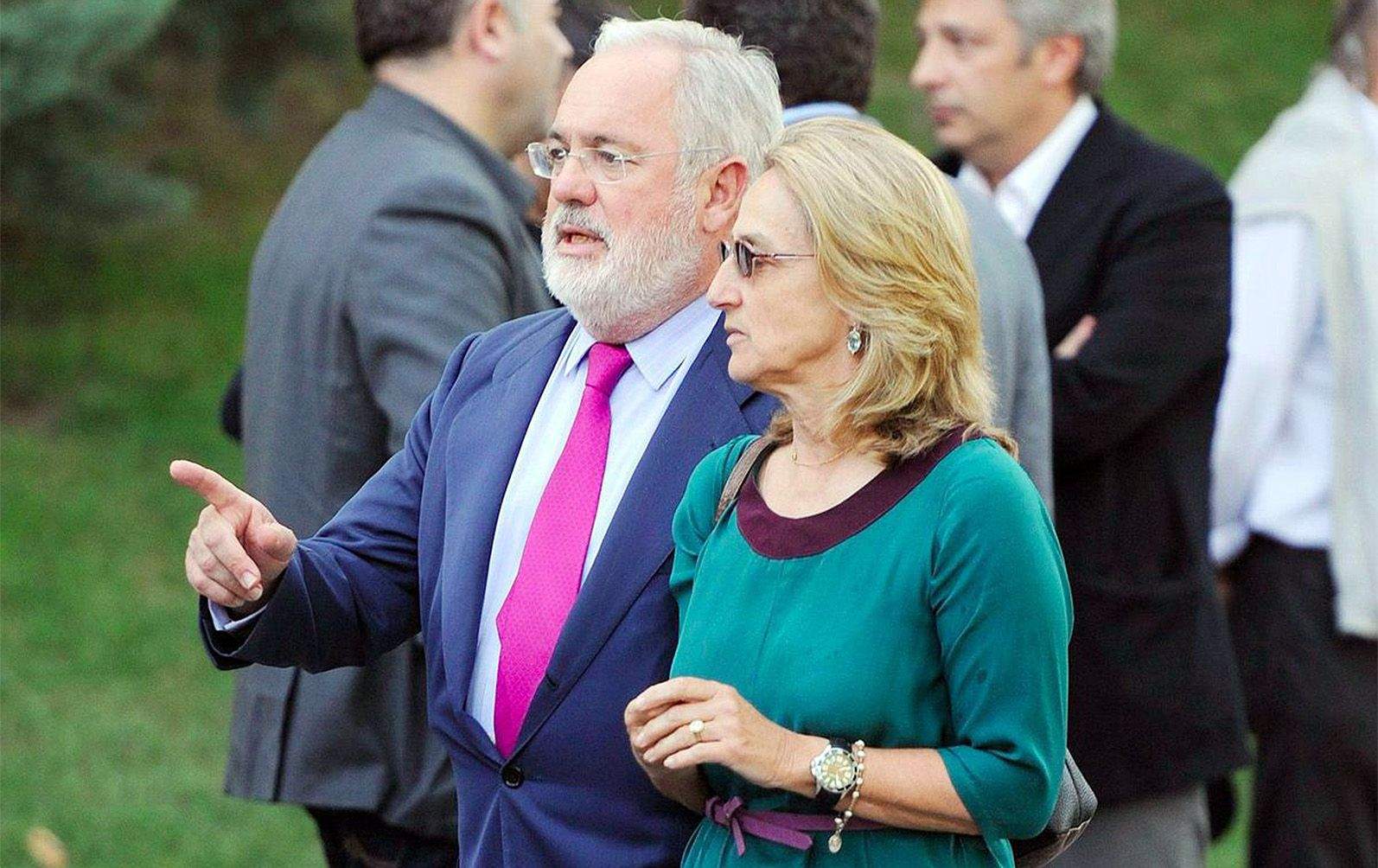 Cinca ‘busca’ la dona (i els cunyats) del comissari europeu Arias Cañete