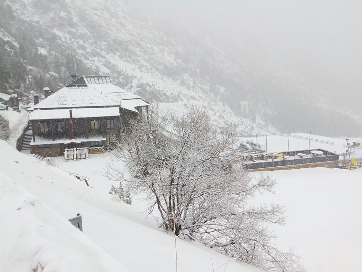 Les estacions d’esquí mantenen la prudència però preveuen que la temporada de neu serà bona o molt bona Les estacions d’esquí mantenen la prudència però preveuen que la temporada de neu serà bona o molt bona