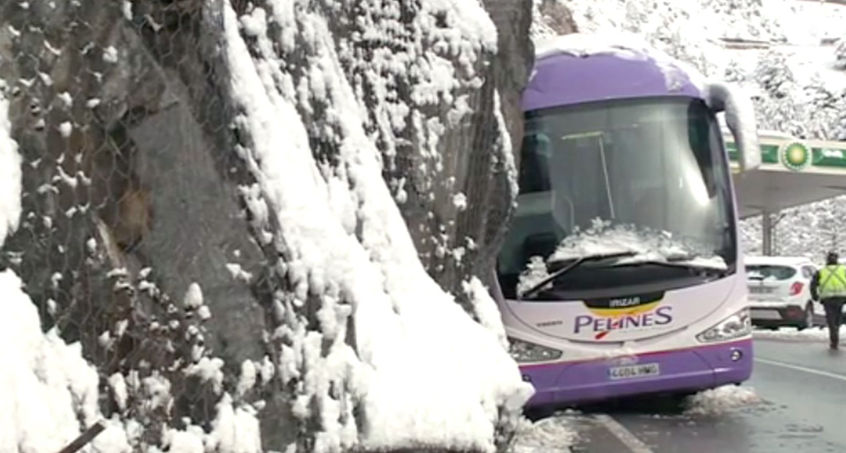 La policia constata que l’autocar sinistrat a Racons portava equipaments especials