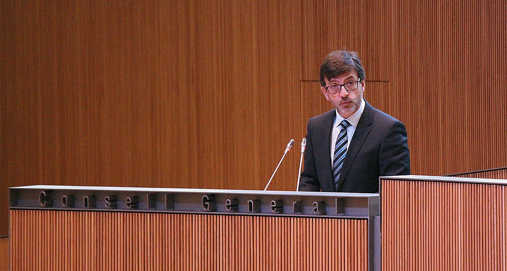 Cinca deixa entreveure que s’apujaran els tributs sobre el tabac i la gasolina Cinca deixa entreveure que s’apujaran els tributs sobre el tabac i la gasolina