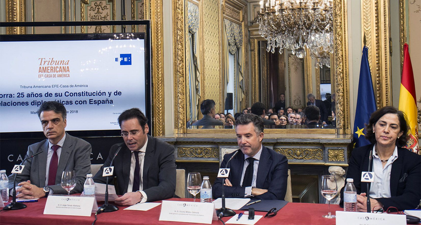 La taula presidencial de l\'acte protagonitzat, a Madrid, pel síndic general, Vicenç Mateu.