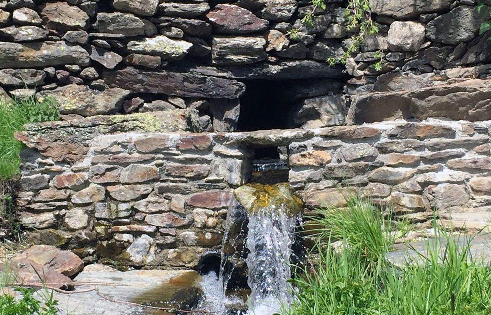 Una imatge de la font de casa Gabatxó.