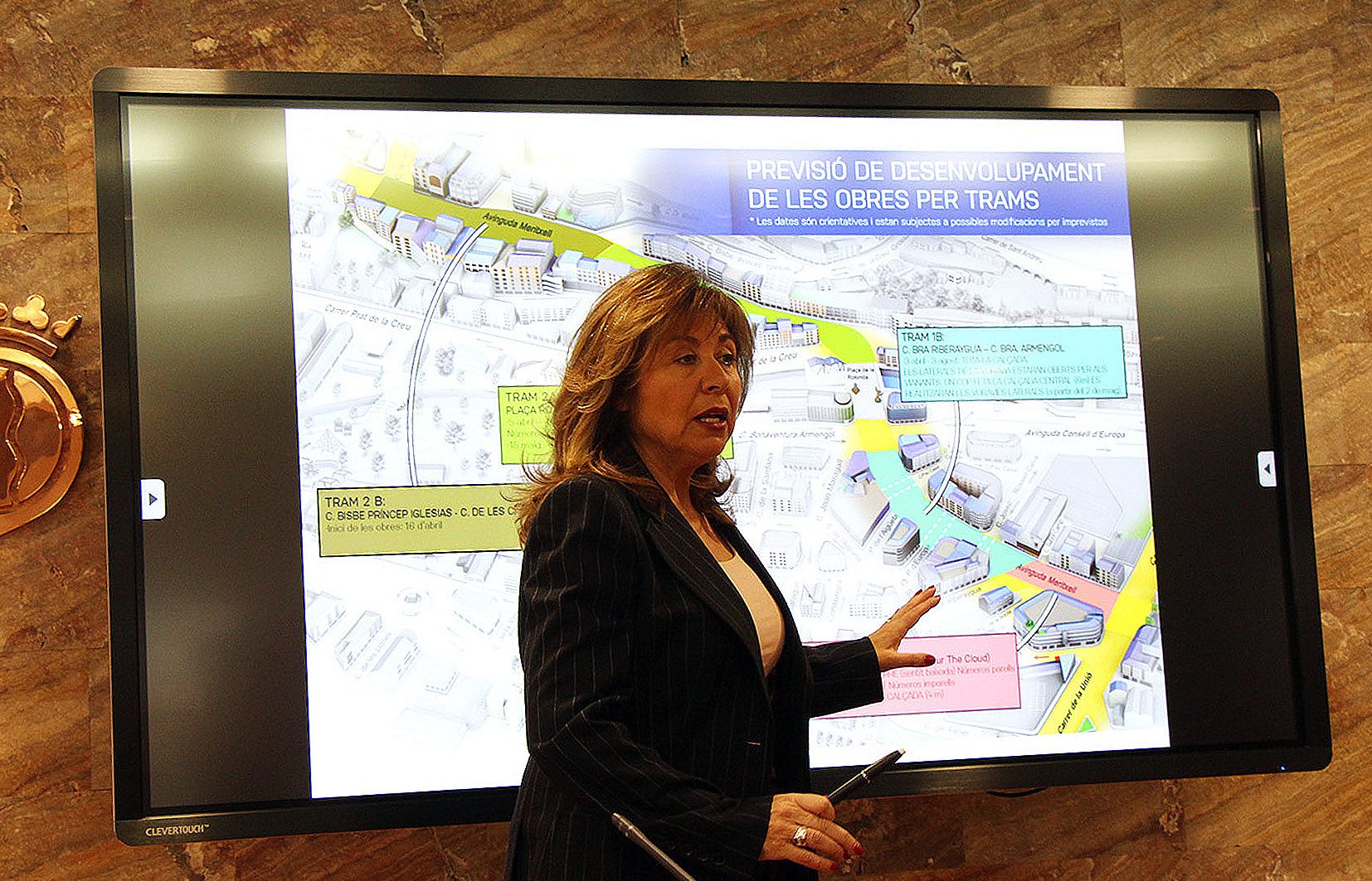 La cònsol major, Conxita Marsol, exposant detalls de la realització del projecte. | ANA