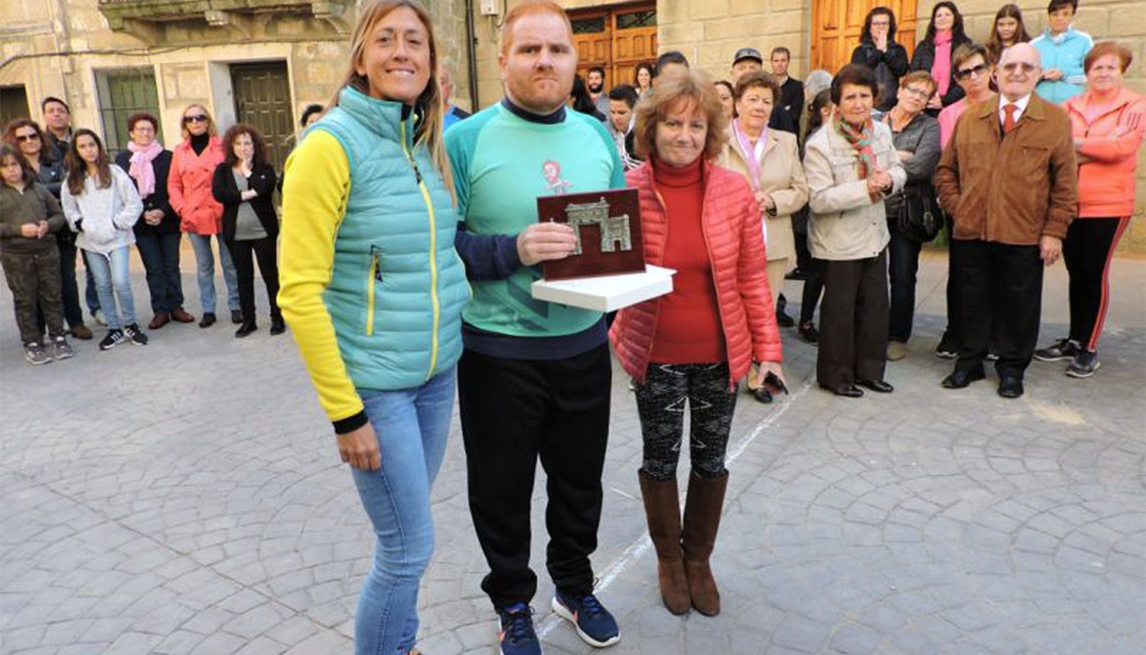 Iván Ramírez, al centre, en un dels molts homenatges que ha rebut a l'Aragó els darrers mesos.