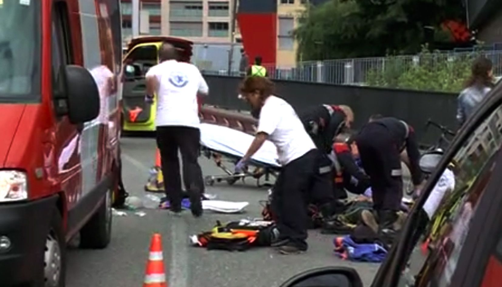Atenció al ferit en el lloc del sinistre.