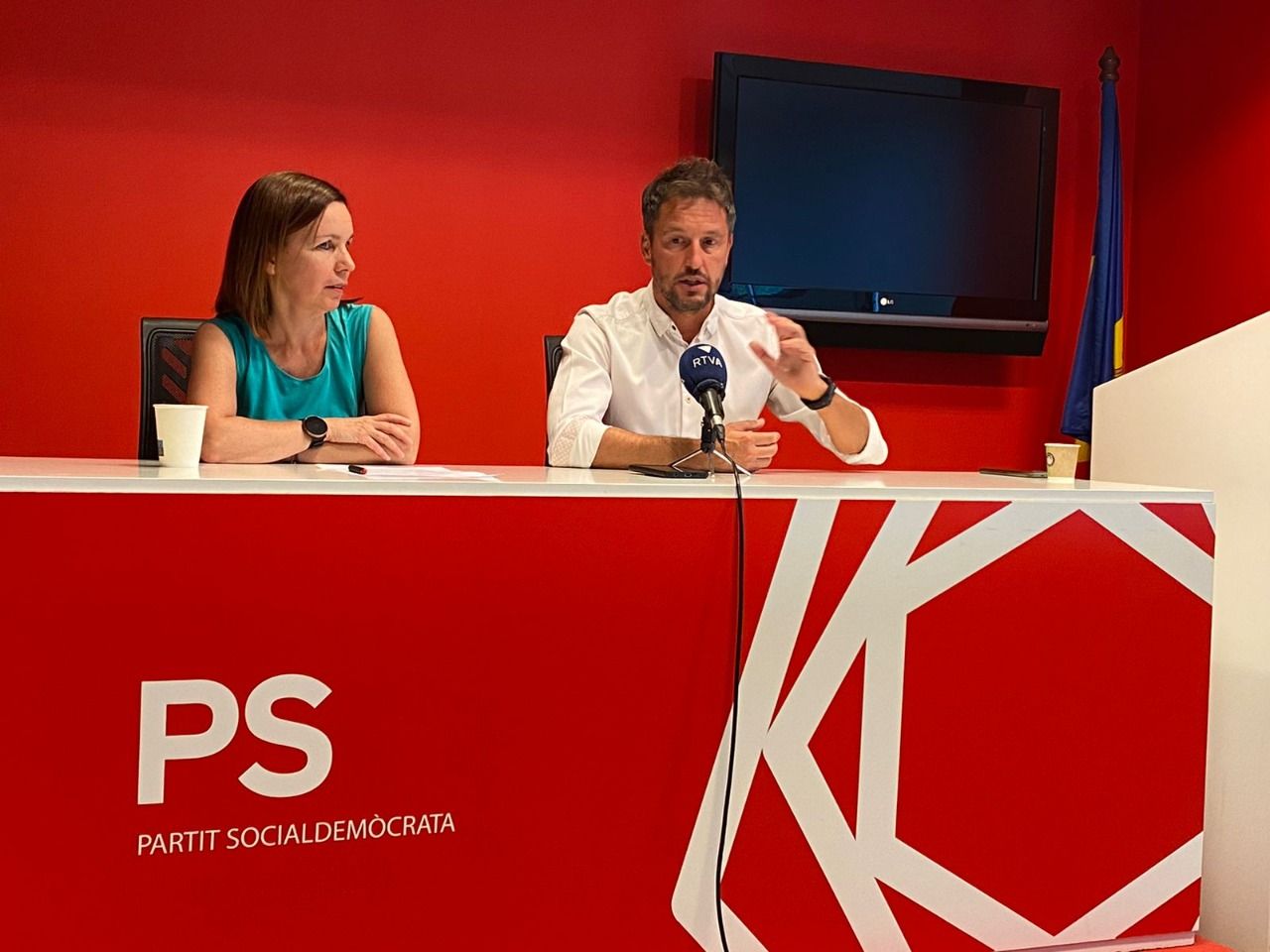 Marta Pujol i Pere López en la roda de premsa.