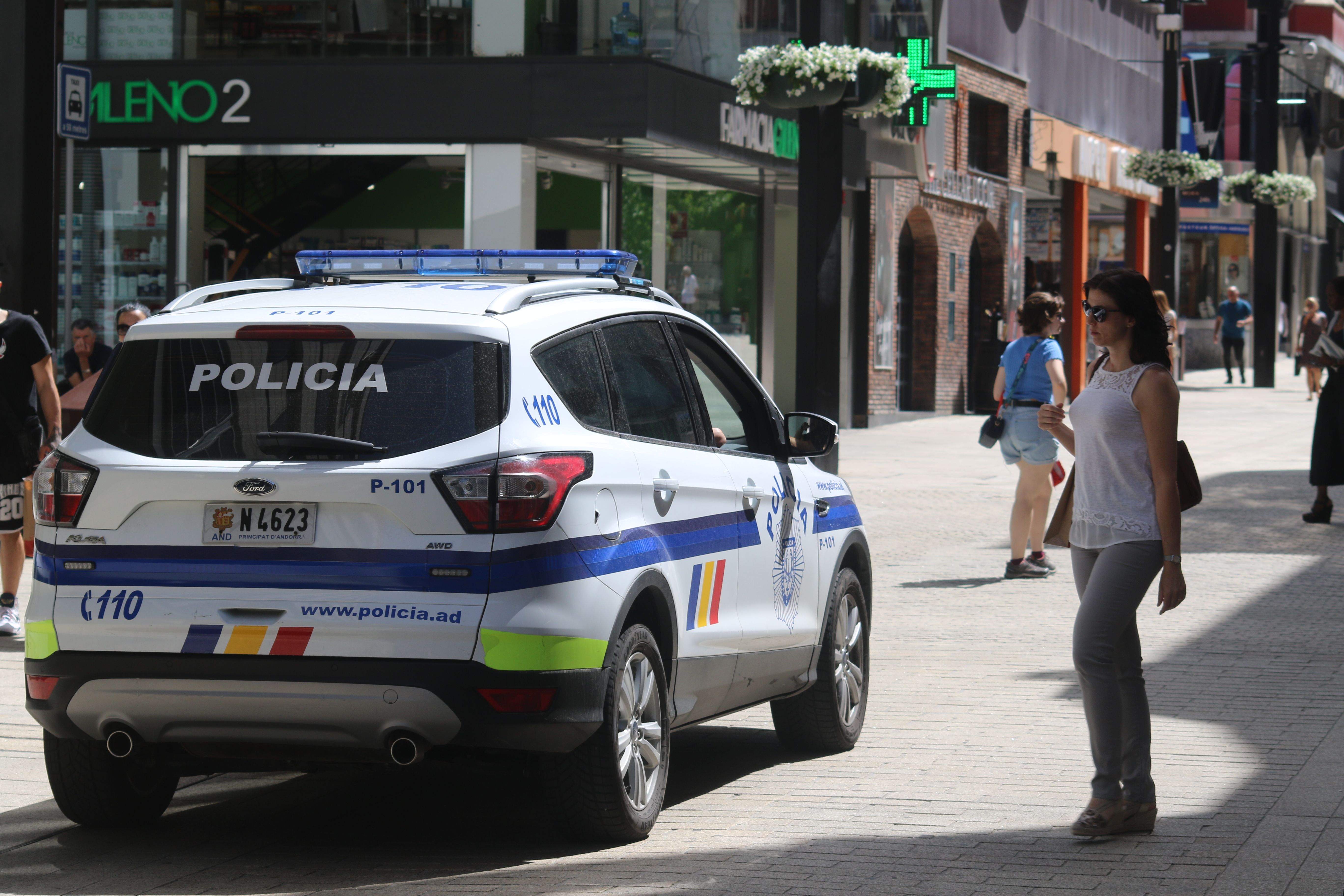 Un vehicle policial.