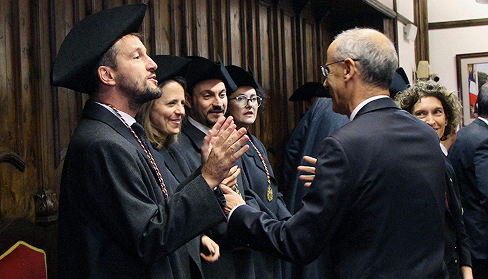 El cap de Govern, el demòcrata Toni Martí, és parat pel socialdemòcrata Pere López i els altres dos consellers del PS (Rosa Gili i Gerard Alís) en una sessió tradicional de Consell a Casa de la Vall.