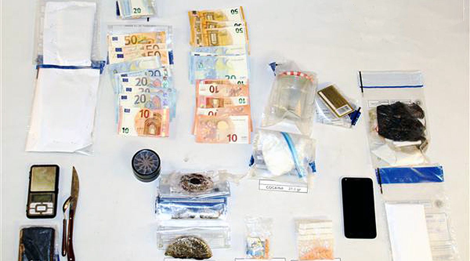 Droga que es va comissar als detinguts el novembre de l'any passat, entre els quals el xicot de la noia que pretenia entrar a la presó amb haixix i s'hi va acabar quedant.