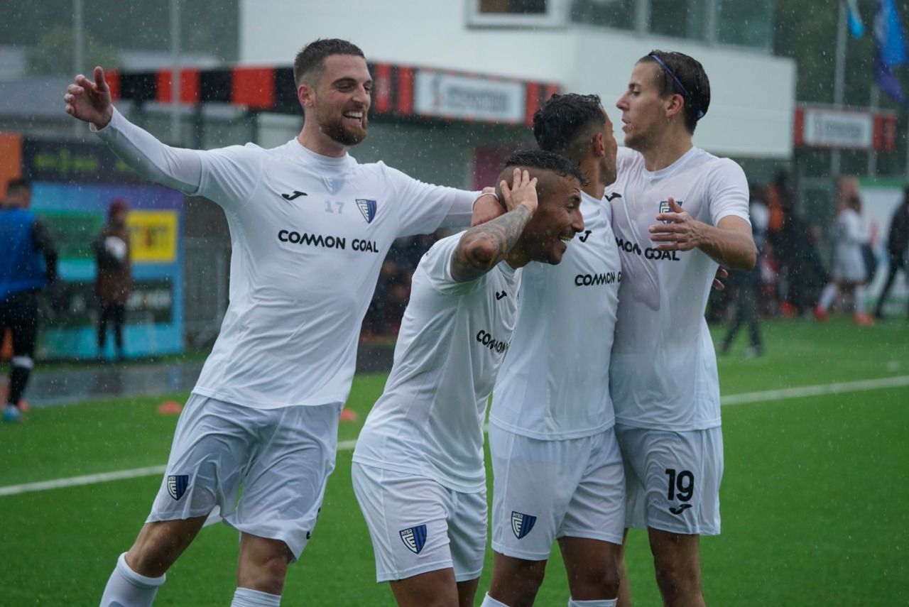 Els jugadors de l'Inter celebren un gol durant el partit d'aquest dimarts.