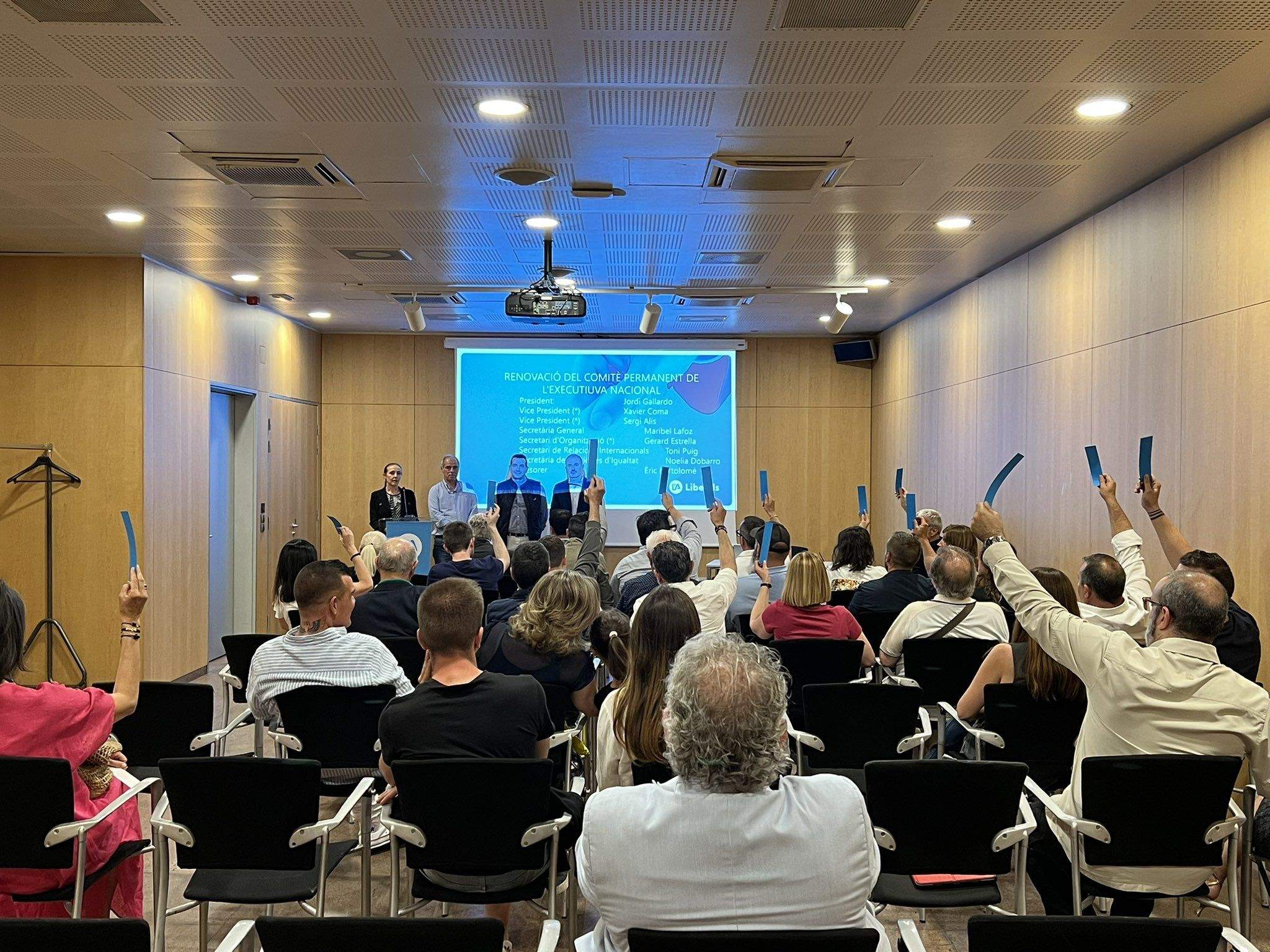 Votació unànime de tots els assistents al congrés.