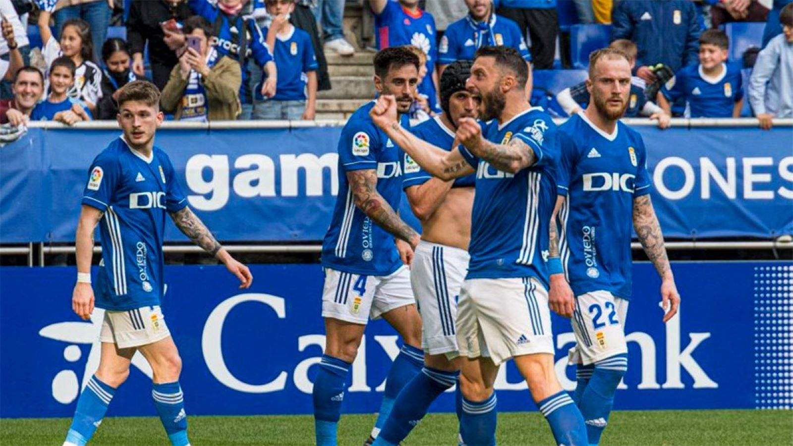 Jugadors de l'Oviedo celebren un gol la passada temporada.