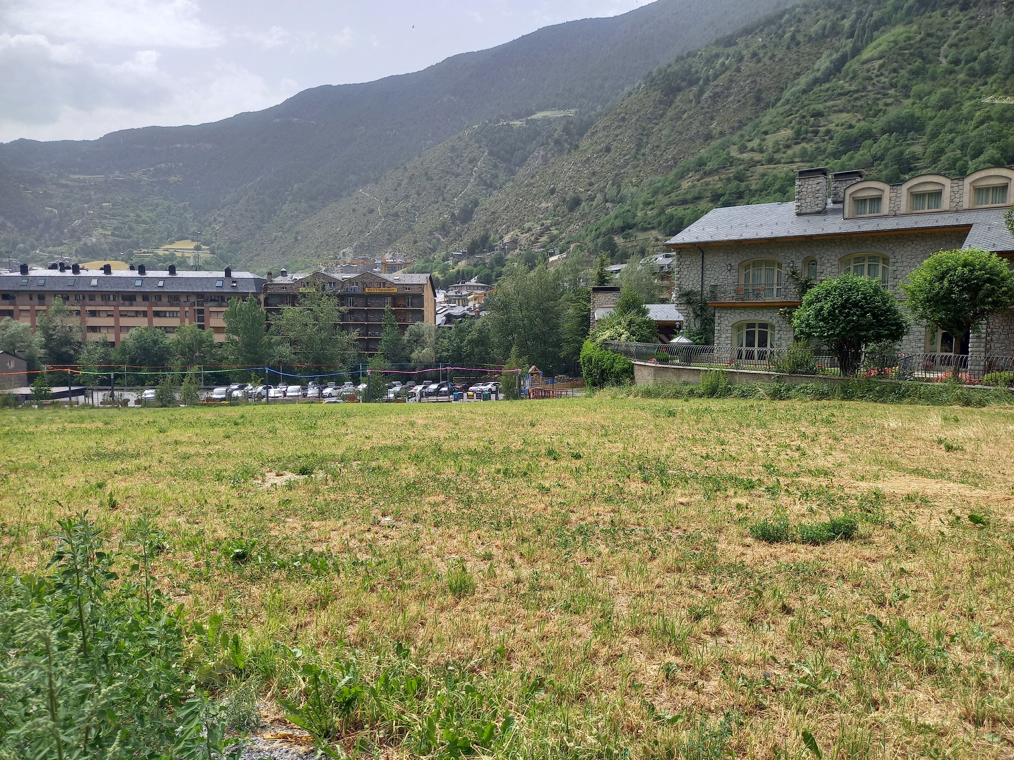 El Prat del Genil, on s'ha de construir el centre comercial. El Prat del Genil, on s'ha de construir el centre comercial.