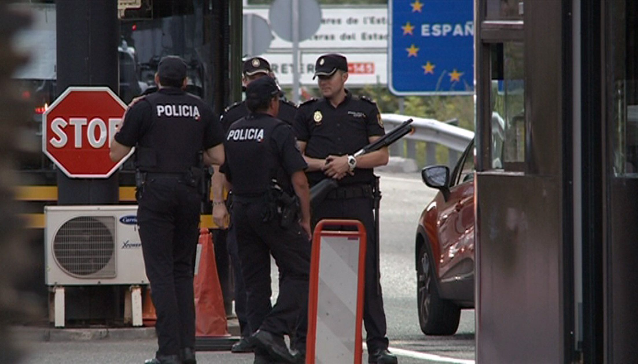 Agents de la policia andorrana en un control a la duana en una imatge d'arxiu. Agents de la policia andorrana en un control a la duana en una imatge d'arxiu.