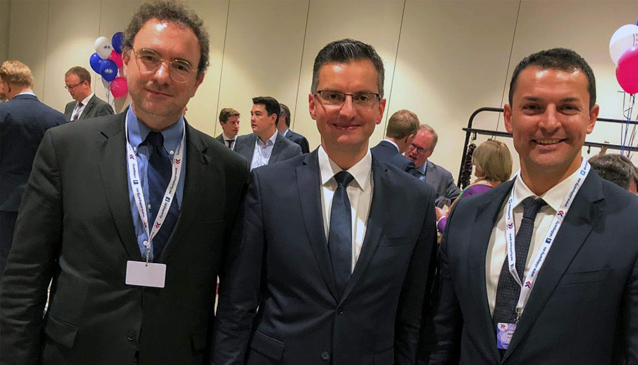 Juli Minoves, president de la Internacional Liberal; el primer ministre d'Eslovènia, Marjan Sarec; i el líder parlamentari liberal andorrà, Jordi Gallardo.