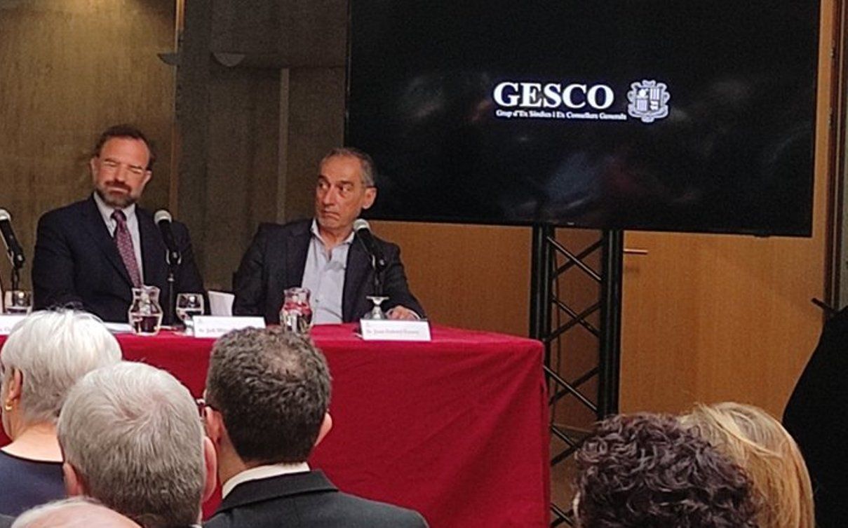 Juli Minoves i Joan Gabriel, en un acte aquest dimarts al vestíbul del Consell General.