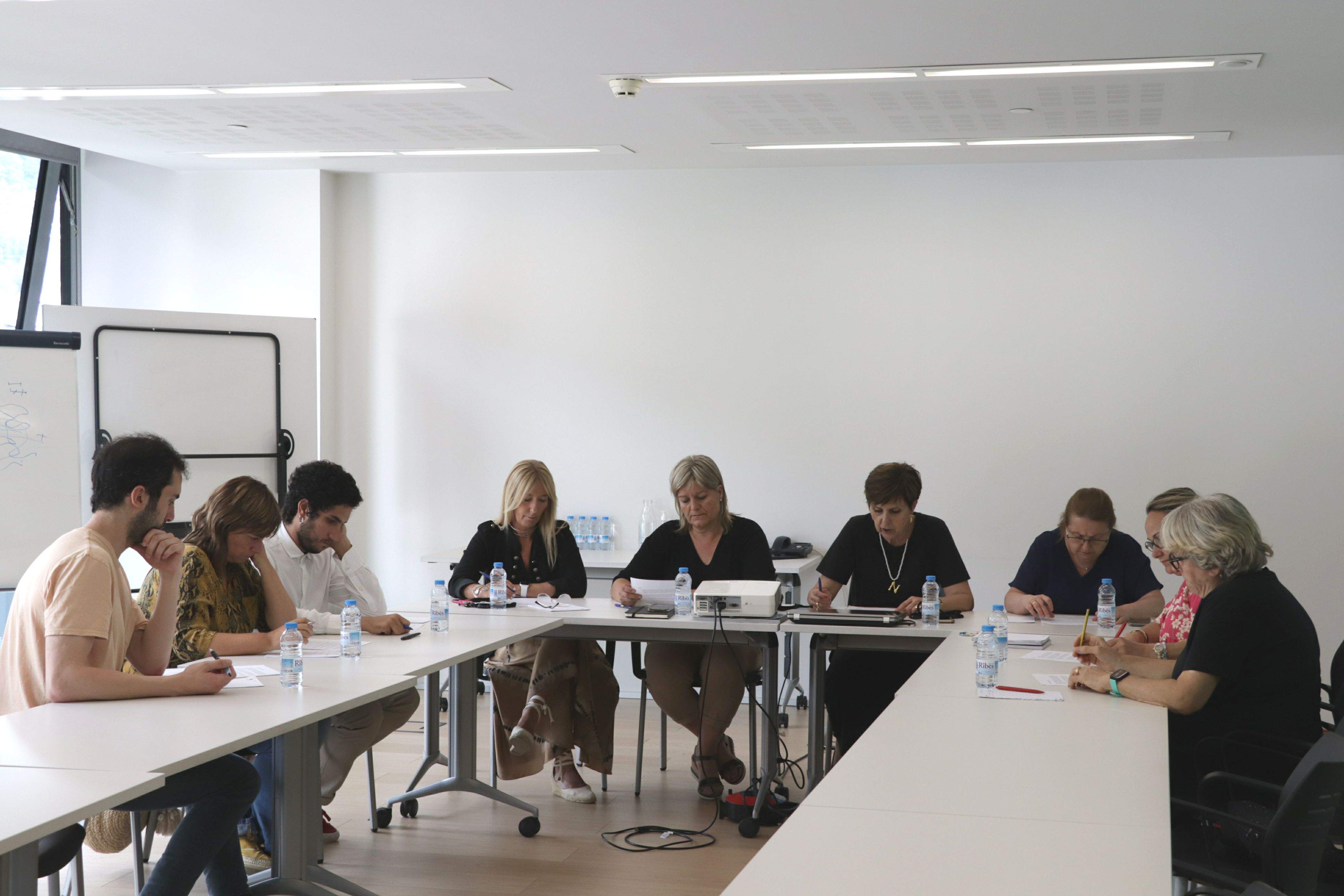 Reunió de conselleres de la majoria amb representants de les associacions.