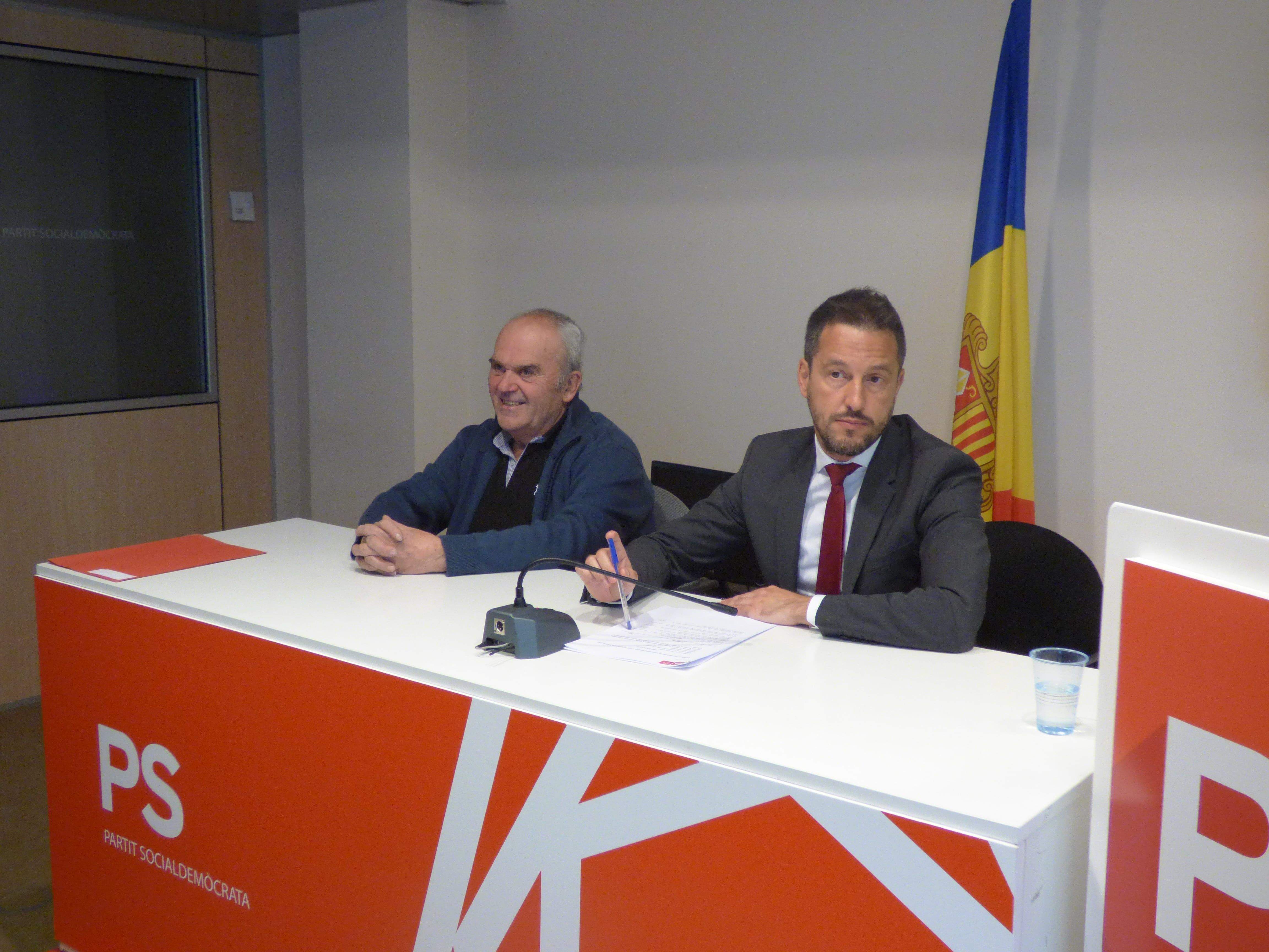 El president de la Federació de la Gent Gran, Simó Duró, i el Conseller general del PS, Pere López