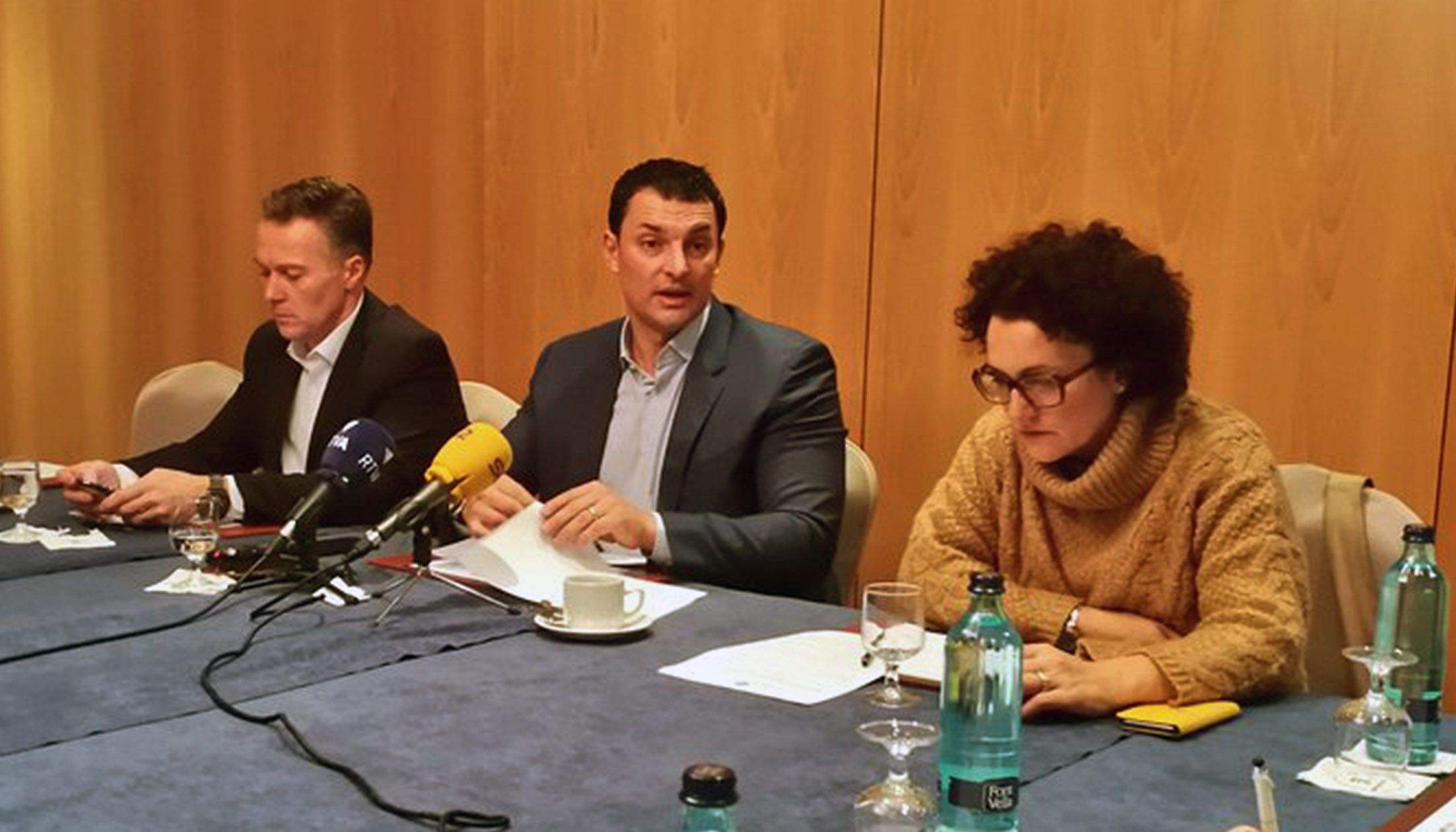 Els tres consellers del Grup parlamentari liberal, Ferran Costa, Jordi Gallardo i Judith Pallarés, respectivament