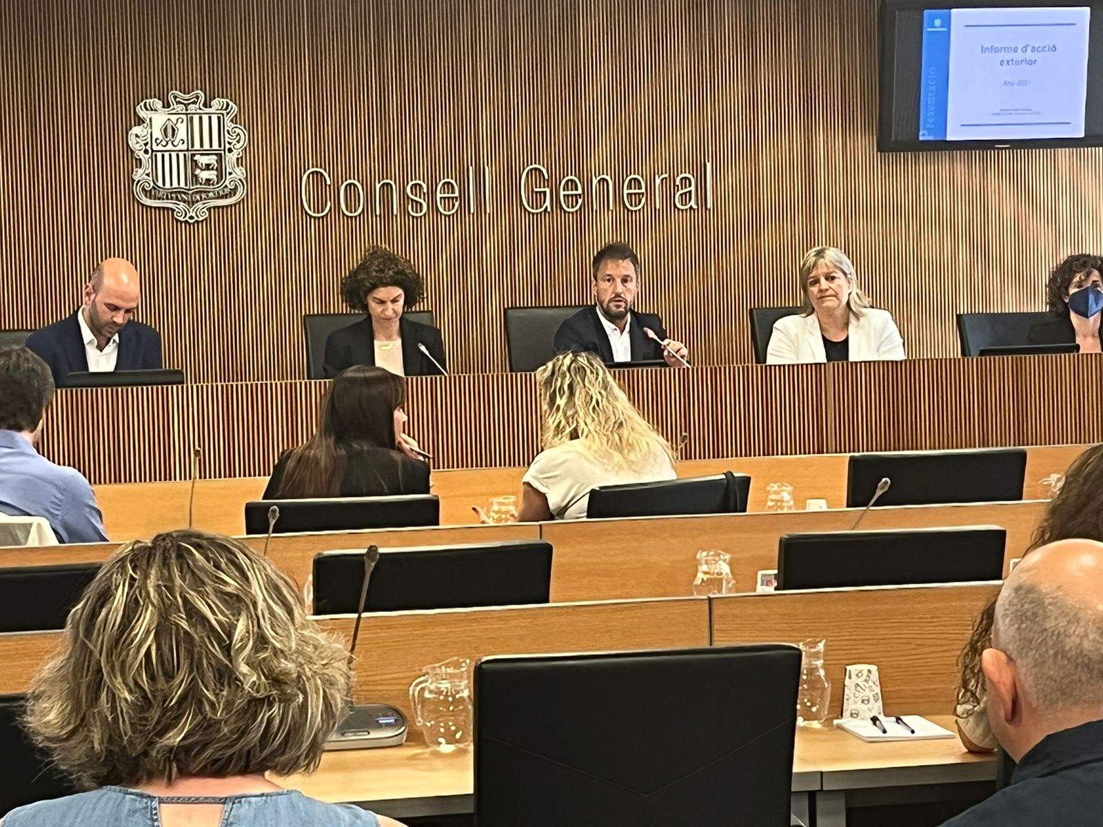 La ministra d'Exteriors, Maria Ubach  ha comparegut aquest dijous a  la comissió legislativa.