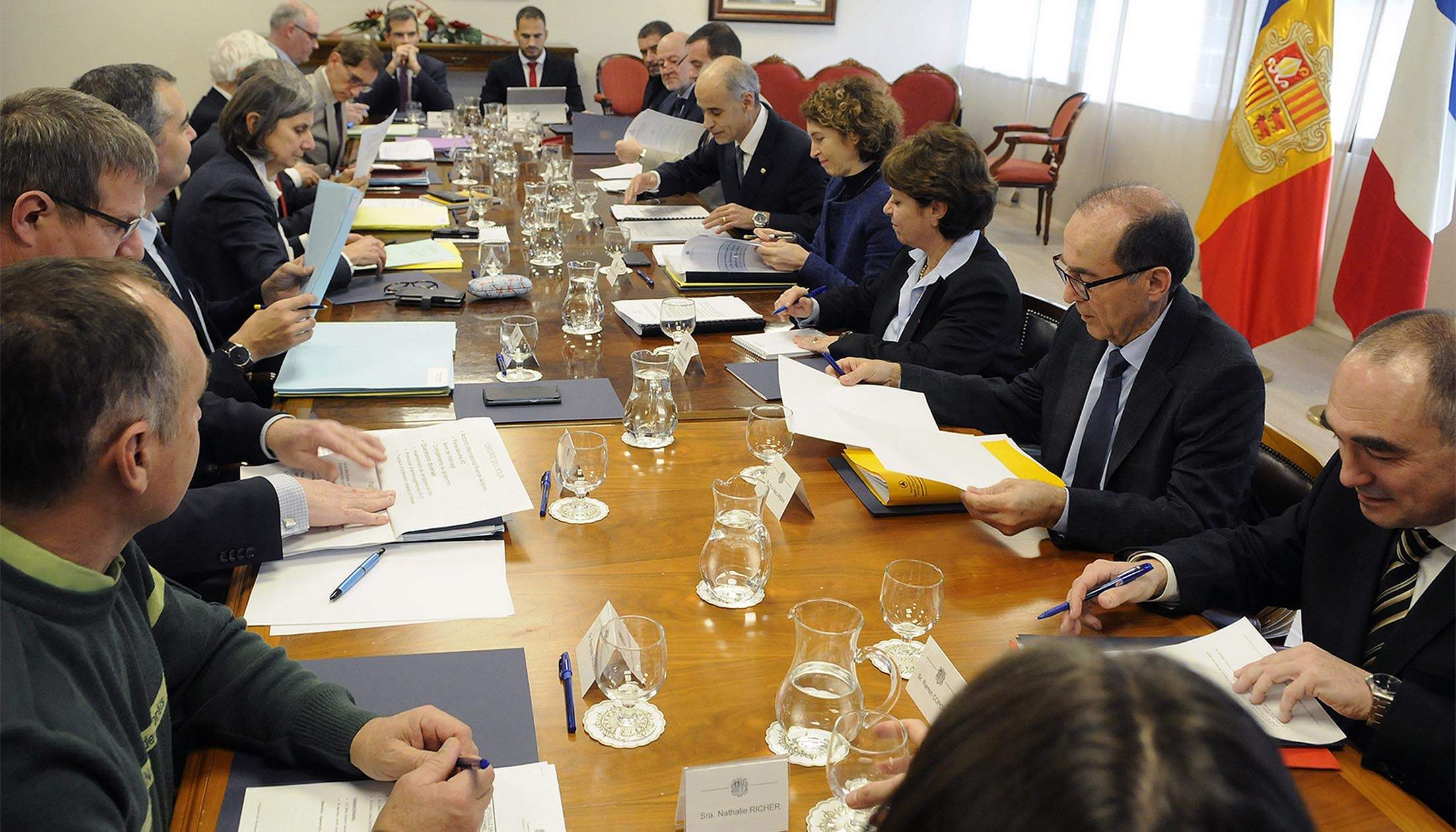 Un moment de la reunió de treball presidida per Martí i Guyot.