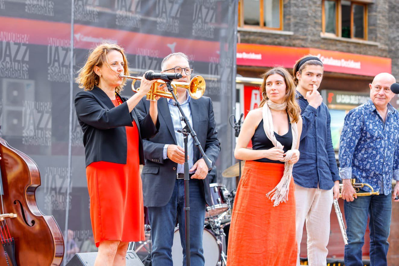 Rosa Gili ha fet el toc de trompeta per inaugurar el recuperat Festival.