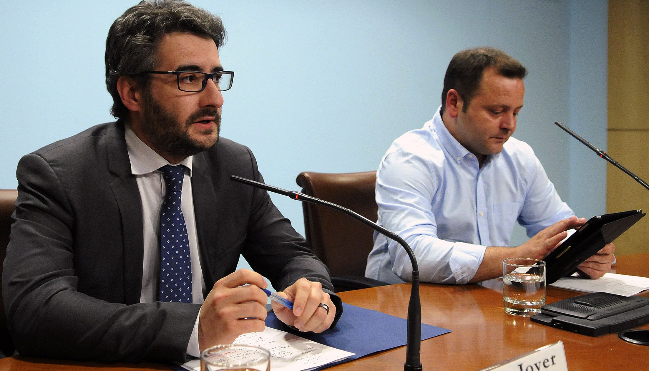 El ministre d'Educació, Eric Jover, i el secretari general del SEP, David Garcia, en una compareixença conjunta.
