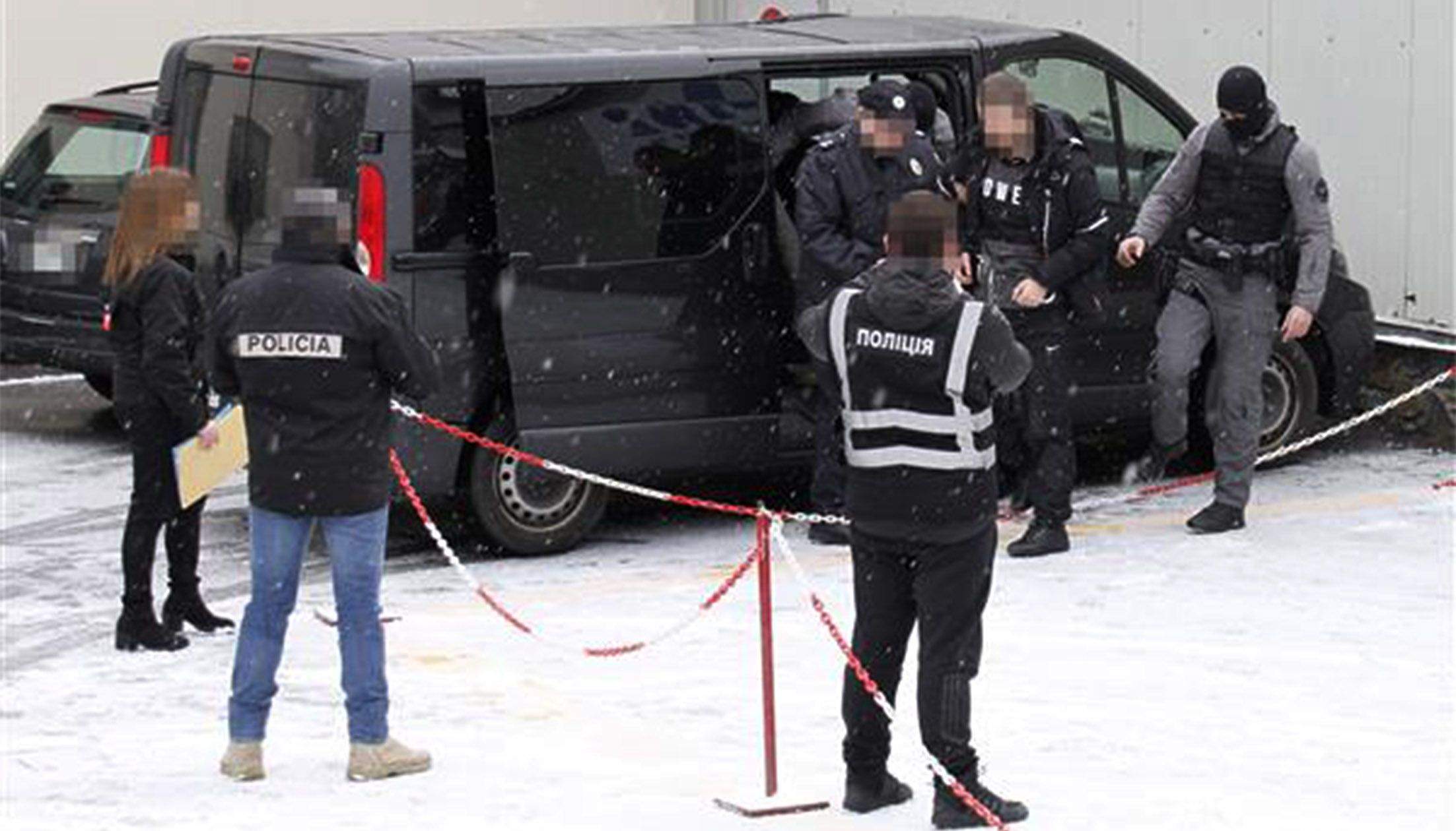 Arribada del pres a les instal·lacions heliportuàries de la Massana.