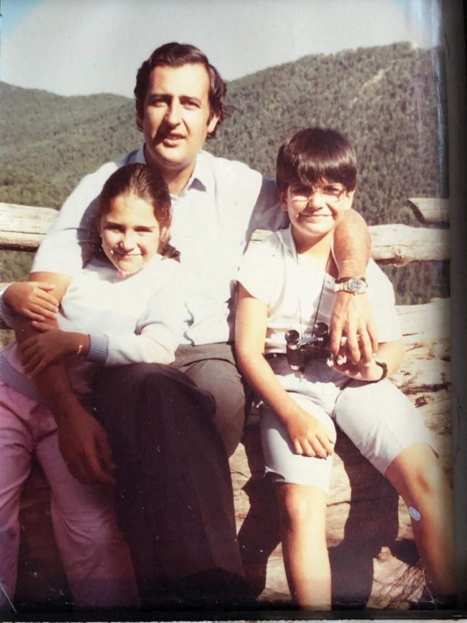 Amadeu Rossell amb dos dels seus fills, Amadeu i Bet.