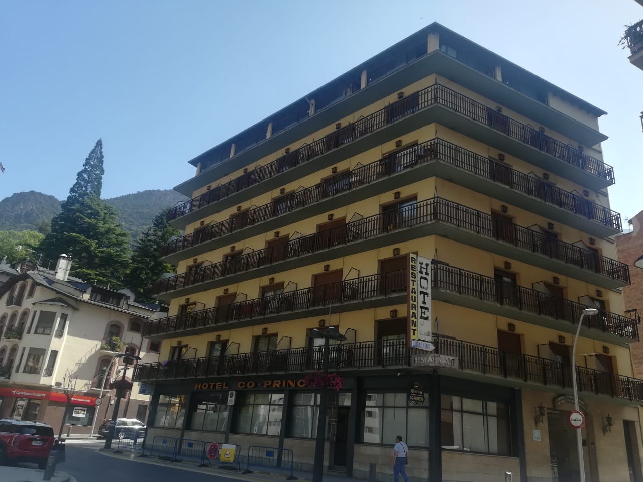 Una imatge de l'hotel Coprínceps, on van passar els fets.