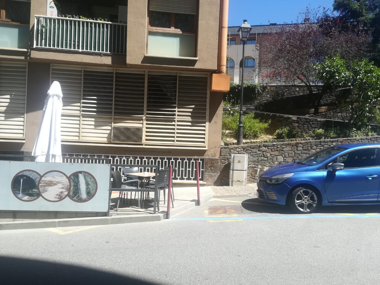 Terrassa d'un bar de Sant Julià.