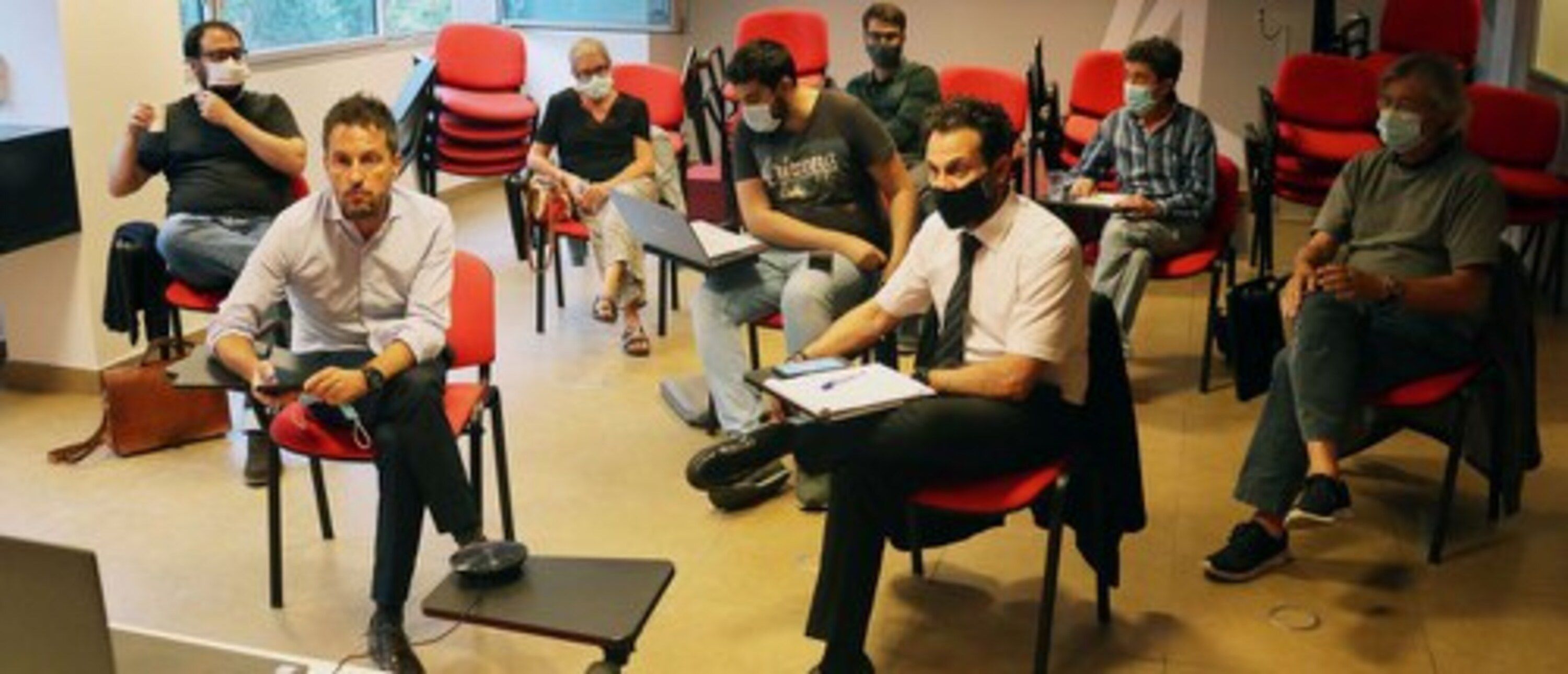 Una imatge d'una reunió del comitè directiu.